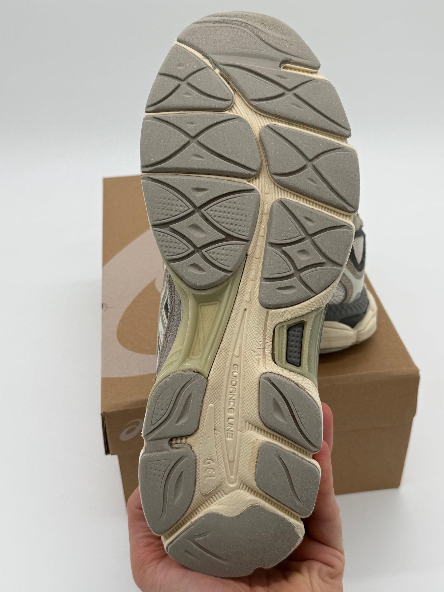 Asics Gel NYC „Cream / Oystergrey“ EU 43