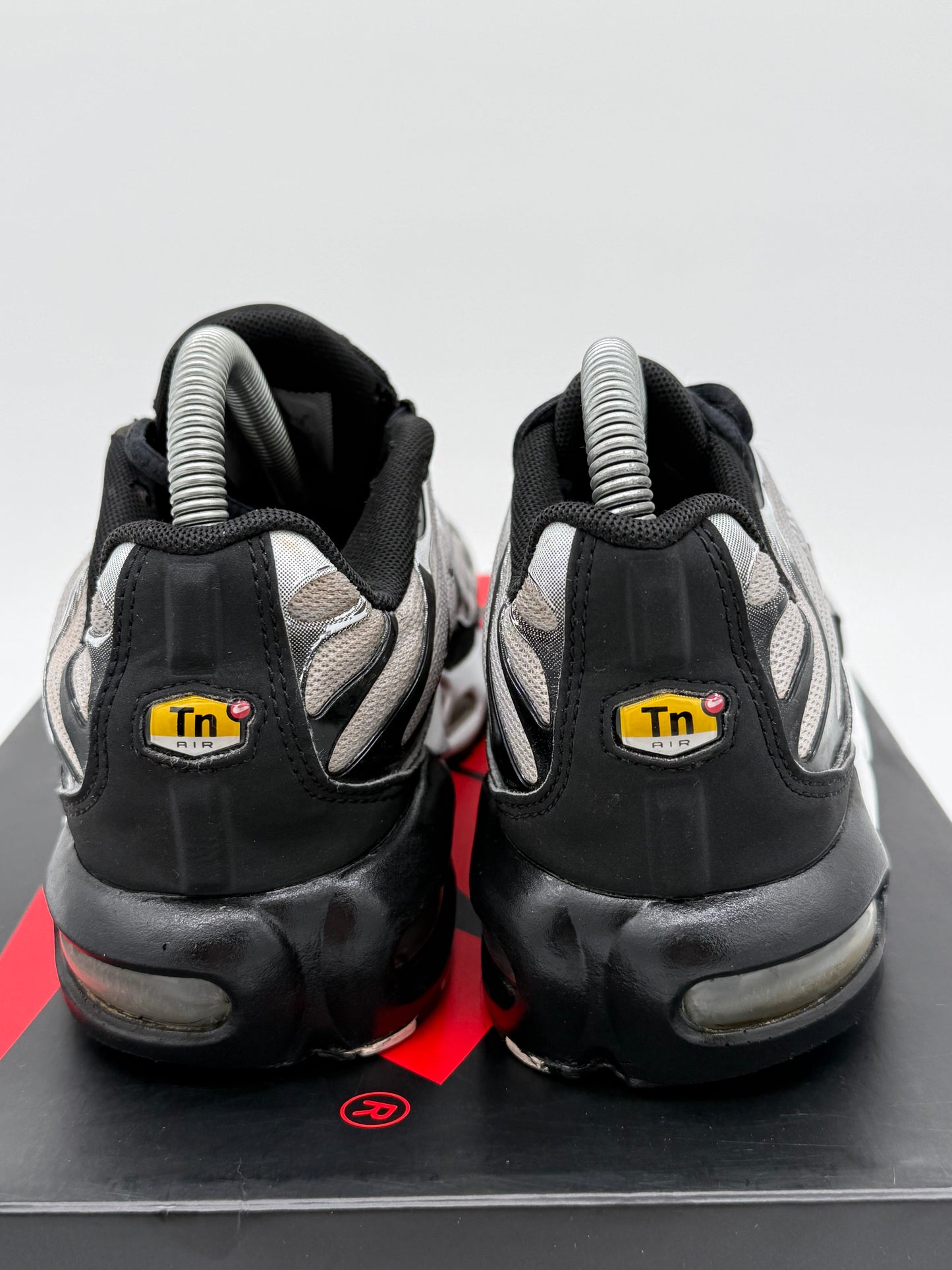 Nike Air Max Plus „Black Metallic / White Silver“ EU 38