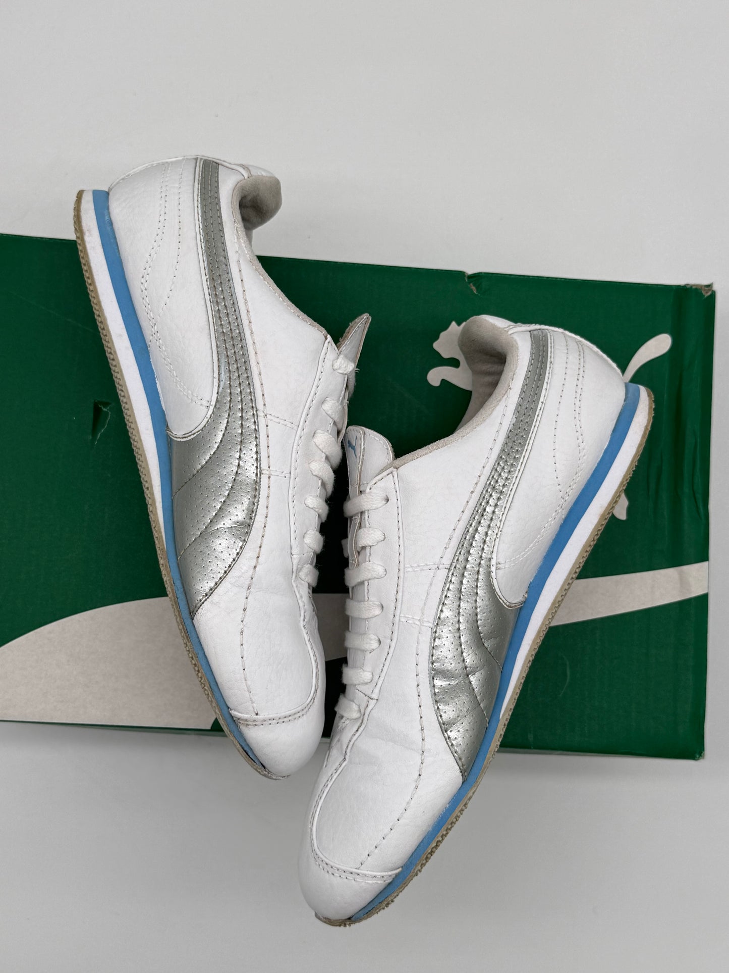 Puma Speedcat „Weiß / Silber / Hellblau“ EU 38 - SNEAKERREPAIR