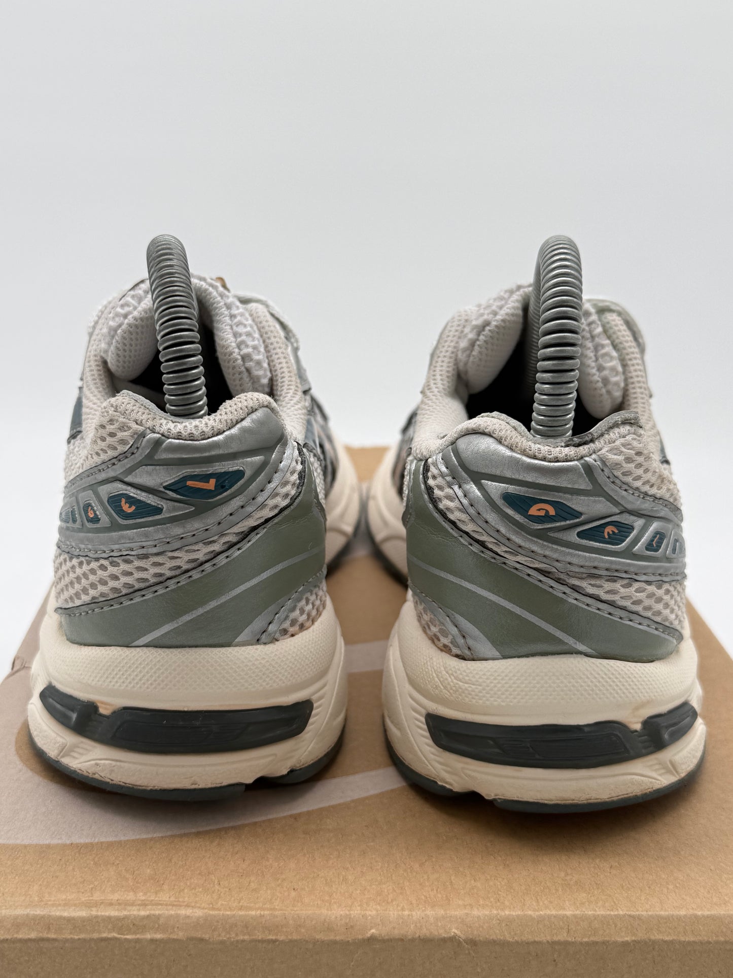 Asics Gel 1130 „Silber / Beige“ EU 37 - SNEAKERREPAIR